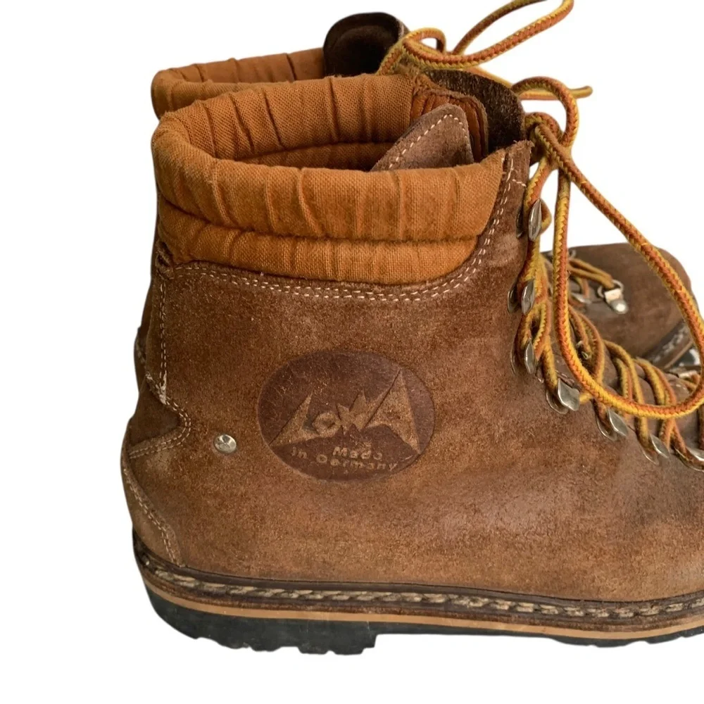 Lowa Brown Leather Hiking Boots Mens 7 Women’s 9